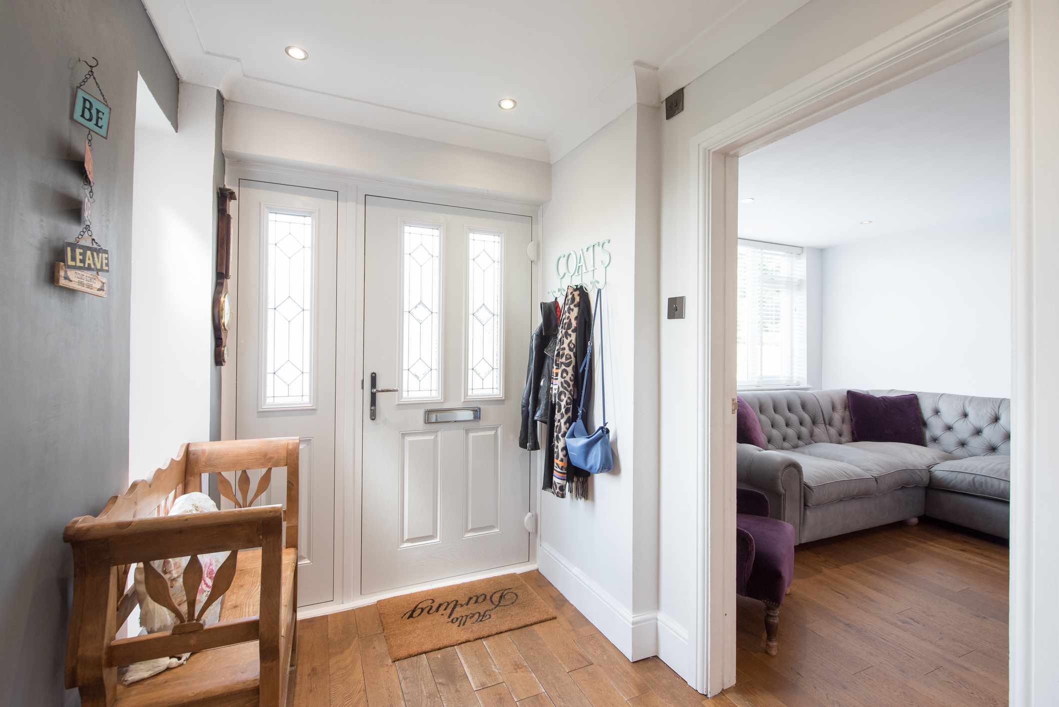 5 Entryway Trends That Are Instantly Aging Your Home, Designers Say