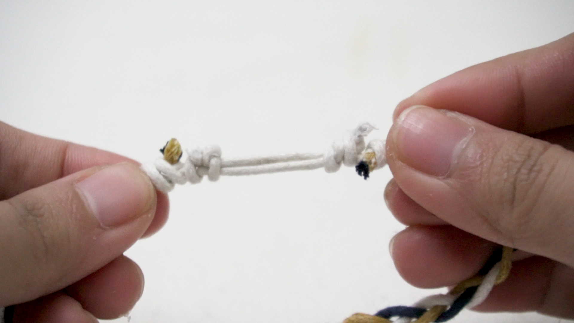 4 Ways to Make Braided Bracelets