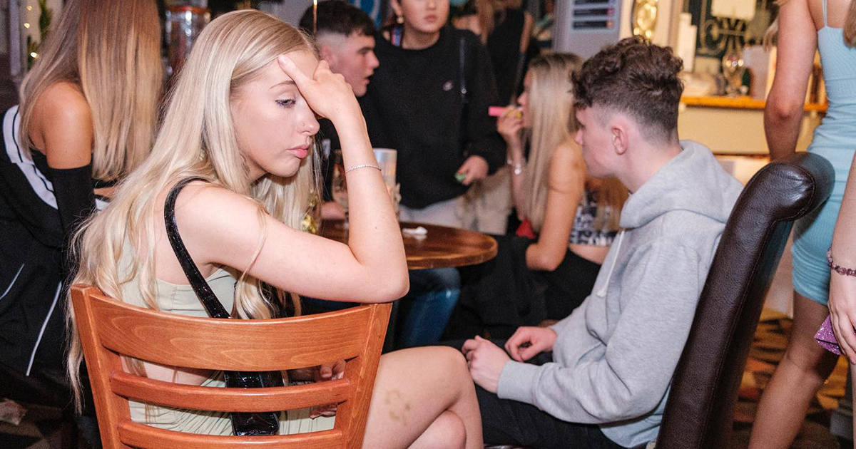 40 Honest Wedding Photos By Ian Weldon That Are As Funny As They Are Chaotic